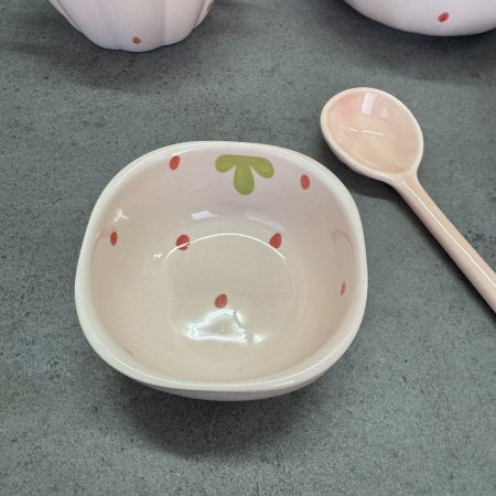 صحن بورسلان فروالة حجم صغير للكاتشب او الزيت 