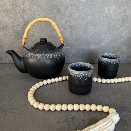 طقم بورسلان ثقيل مكون مج ابريق وكاستين شاي 