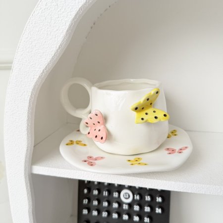 مج هاند ميد  فراشات نافرة