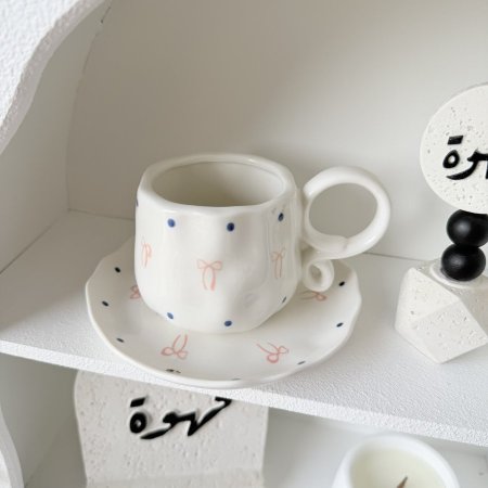 مج هاند ميد ايد حلقتين فيونكات زهرية ونقاط ازرق