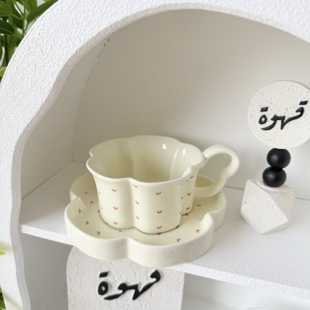 مج هاند ميد شكل وردة قلوب زهرية