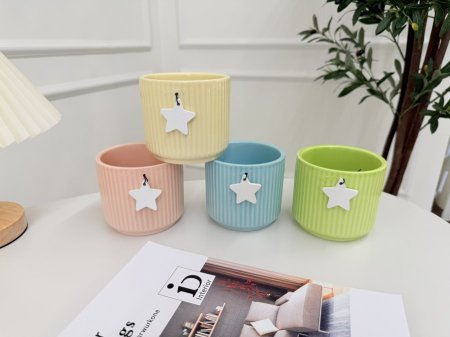 قوار زريعة او ستاند اقلام وفراشي مكياج