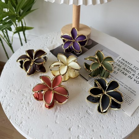 بكل ورد لون مت اطار ذهبي السعر للدزينة 12 قطعة