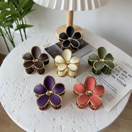 بكل ورد لون مت اطار ذهبي السعر للدزينة 12 قطعة