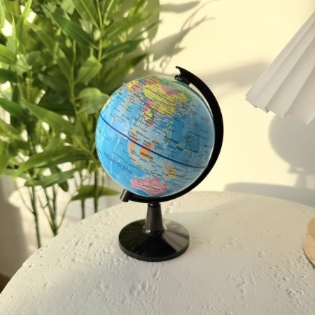 كرة ارضية حجم صغير