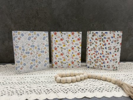 صندوق كرتون شكل كتاب بيفتح من الداخل حجم صغير