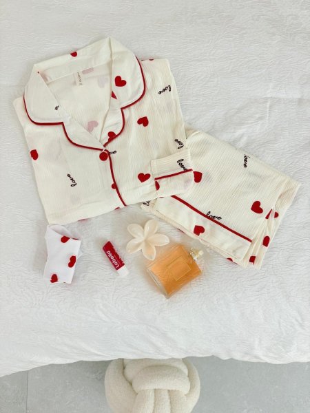 بيجامة قلوب احمر نص كم