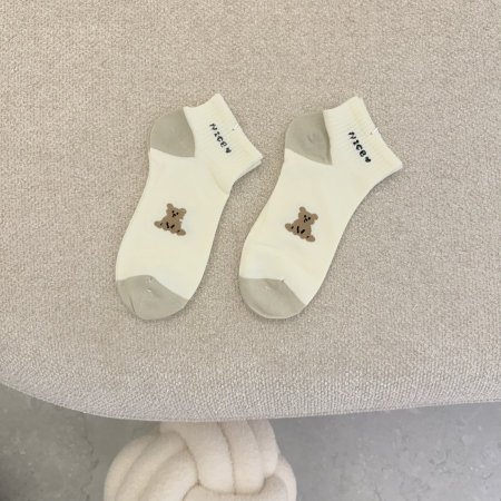 جرابات دب  السعر بالمفرق  2 شيكل السعرللجملة للبكيت 10 جوا