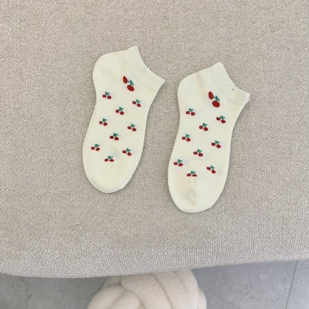 جرابات كرز  السعر بالمفرق  2 شيكل السعرللجملة للبكيت 10 جوا