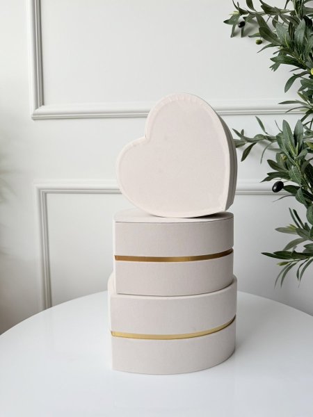 طقم صناديق كرتون مخمل شكل قلب  3 قطع