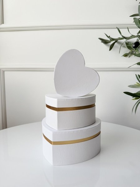 طقم صناديق كرتون  شكل قلب  3 قطع احجام صغيرة