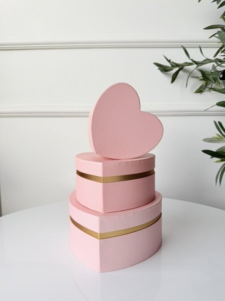 طقم صناديق كرتون  شكل قلب  3 قطع احجام صغيرة