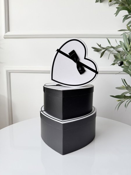 طقم صناديق كرتون  شكل قلب 3 قطع