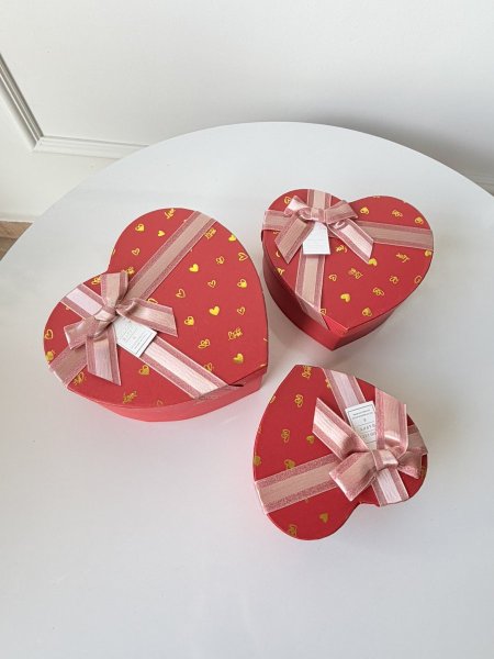 طقم صناديق كرتون  شكل قلب 3 قطع