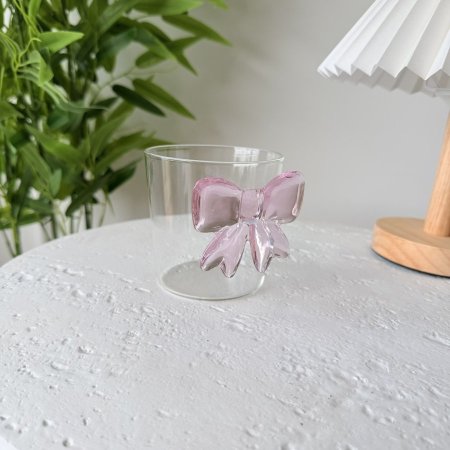 مج زجاج ايد فيونكة نافرة