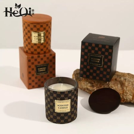 شمع معطر بروائح فواحة