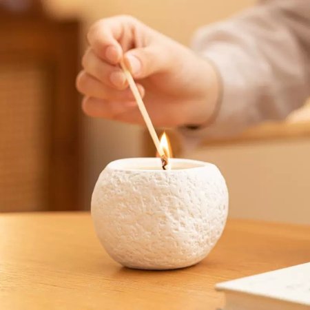 شمعة ديكور حجر ابيض