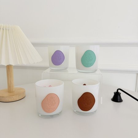 شمع معطر بروائح فواحة