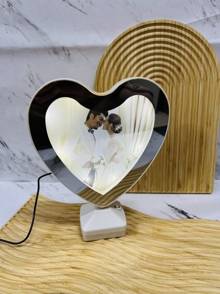 مراية سحرية شكل قلب 