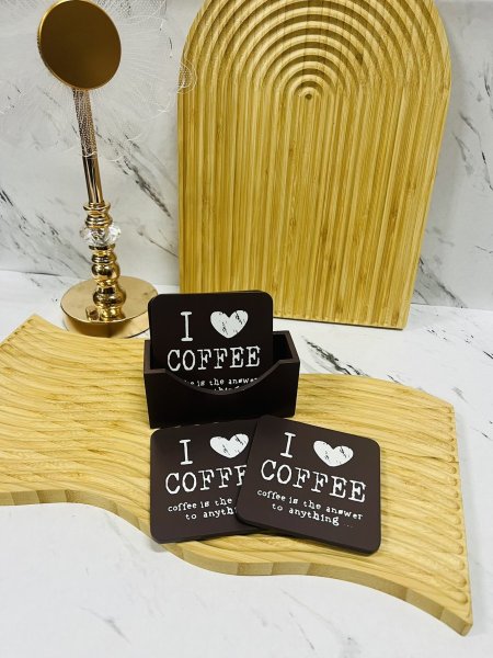 طقم كوسترات خشب لون بني شكل مربع