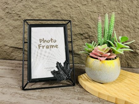 برواز حديد لون اسود