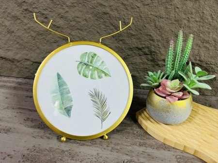 برواز حديد لون ذهبي