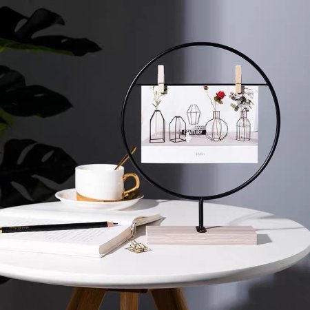 برواز حديد لون اسود