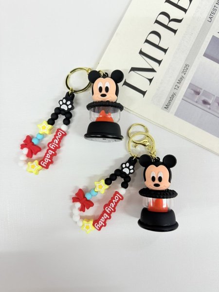 ميداليات ميكي مضيئة