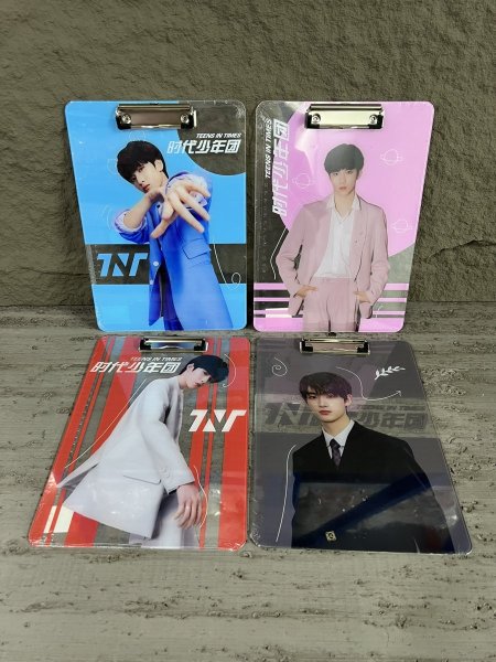 دوسية اكريليك للورق حجم A4 