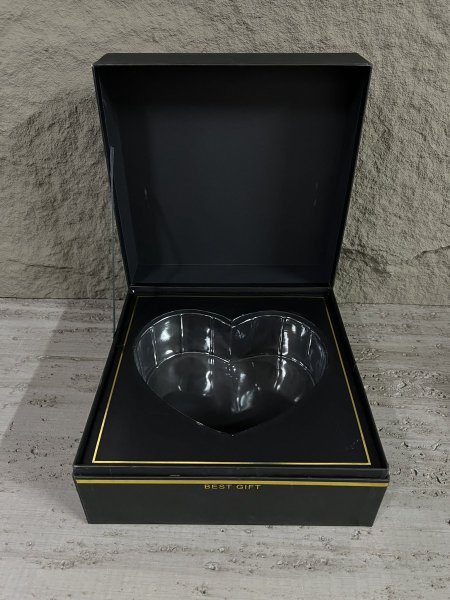 صندوق كرتون ثقيل قلب من الداخل