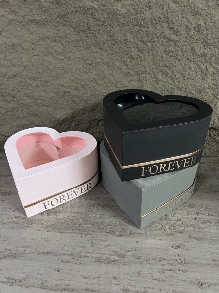 صندوق كرتون قلب ثقيل