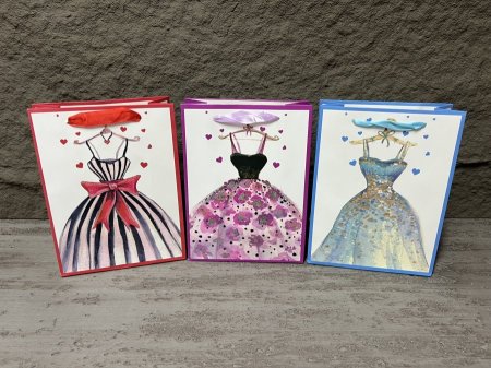 كيس هدايا فستان حجم صغير