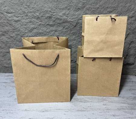 كيس هدايا مربع لون بني