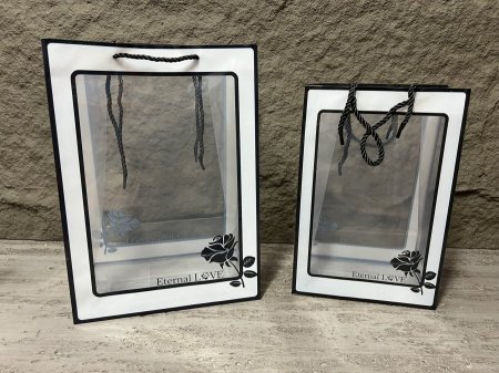 كيس هدايا بلاستك مقوى شفاف لون اسود مع وردة 