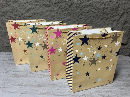 كيس هدايا كرتون نجوم 