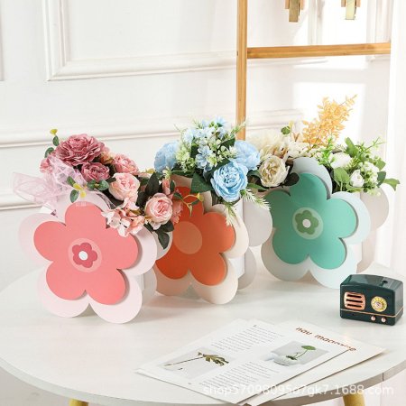 كيس هدايا كرتون شكل وردة