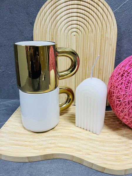 مج ذهبي وابيض