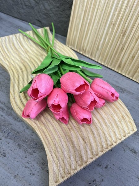 ورد توليب جودة عالية الضمة 10 وردات