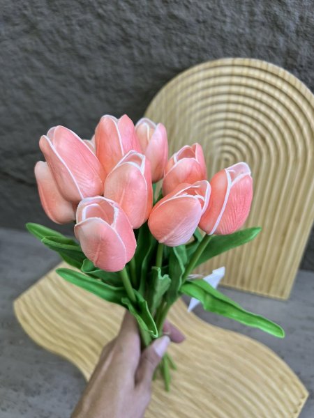 ورد توليب جودة عالية الضمة 10 وردات