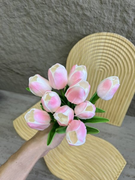 ورد توليب جودة عالية الضمة 10 وردات