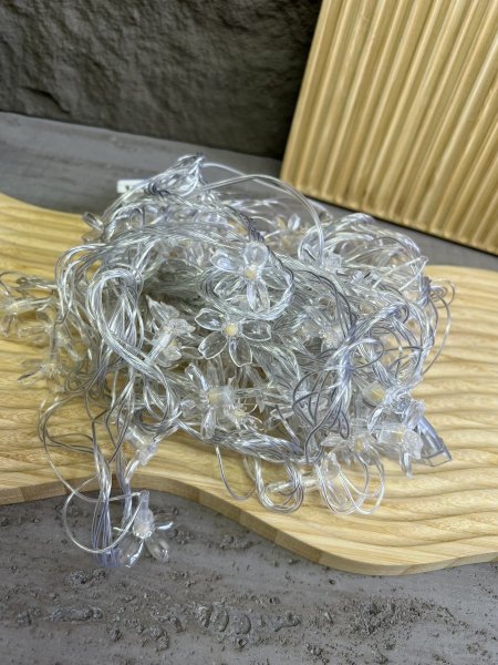 حبل اضاءة طويل على الكهربا