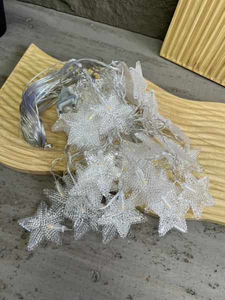 حبل اضاءة طويل على الكهربا