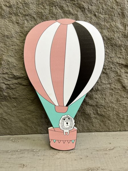 تعليقة خشب لغرف الاطفال 