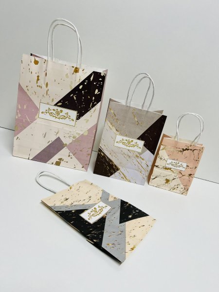 كيس هدايا كرتون خفيف