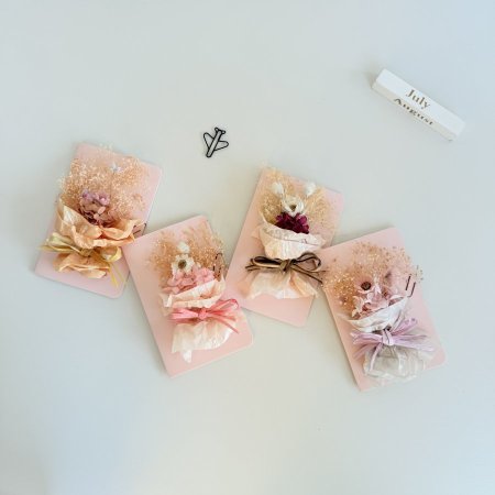 كرت معادية مع ورد