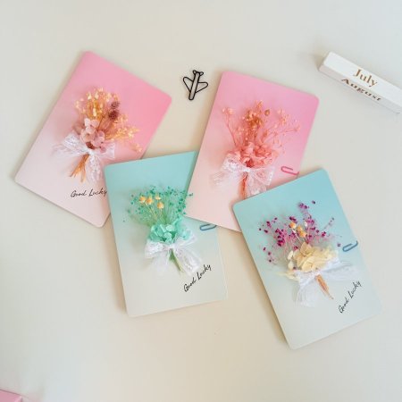 كرت معادية مع ورد