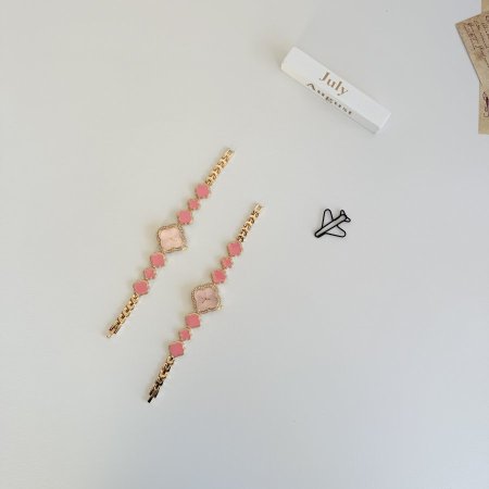 ساعات يد فان كليف