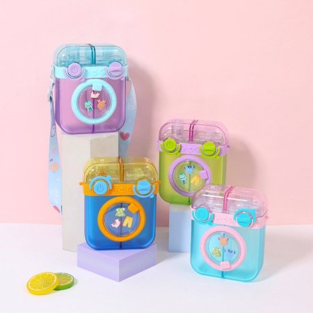 مطرة ماء مقسومة جزئين مي وعصير