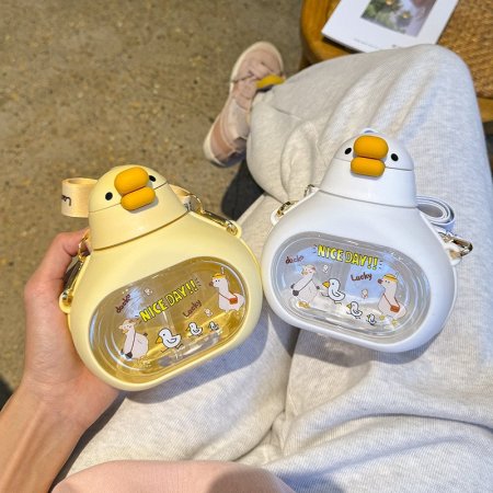 مطرة ماء شكل بطة