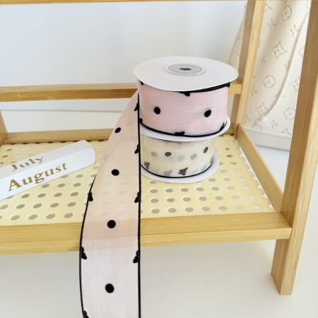 شبر فراشة منقط